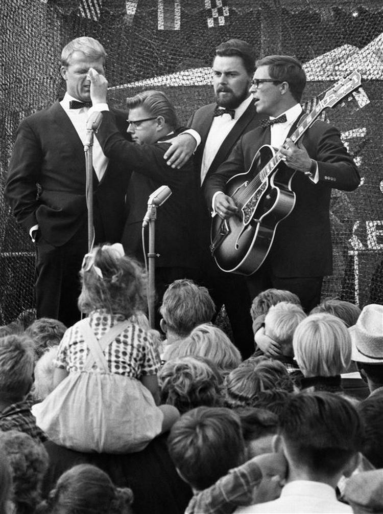 Den originale besætning i Four Jacks optræder i Gilleleje i 1963. 