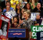 Hillary Clinton ligger i en ny national meningsmåling forrest i det demokratiske felt. 