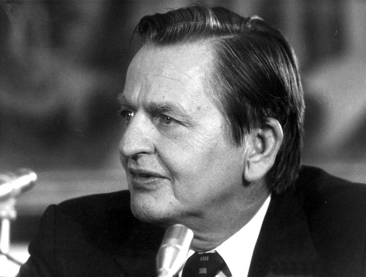 Olof Palme på et foto fra 1983. I 1986 blev han skudt af en ukendt gerningsmand på gaden i Stockholm. 