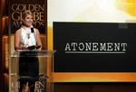 Vinderen af bedste film præsenteres på et show uden galla. 