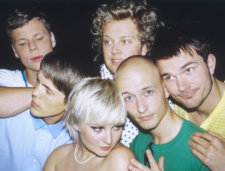 Fredag aften kan man opleve Alphabeat på Plænen i Tivoli. 