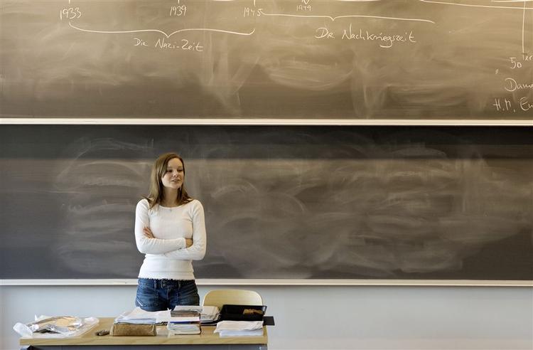 En undersøgelse fra Undervisningsministeriet kritiserer, at gymnasielærere har for lidt undervisningstid. Men de kritiserede gymnasier afviser, at deres lærere underviser for lidt. 