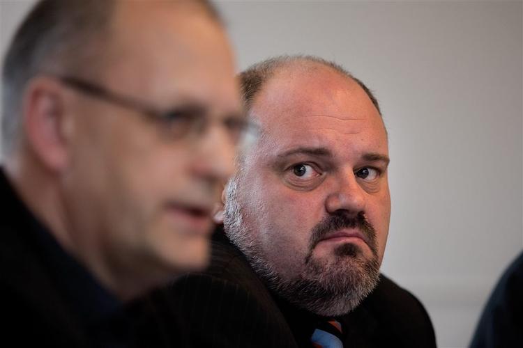 Finansforbundets formand, Allan Bang, (th) og den medarbejdervalgte Knud Grøngaard har fået en bøde på 5000 hver for at videregive fortrolige oplysninger. 