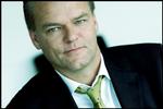 TV2's tidligere direktør Per Mikael Jensen er overrasket over, at medievirksomheden går ud af 2007 med cirka 200 millioner i underskud. Det er bevidst strategi fra ledelsen, mener han. 
