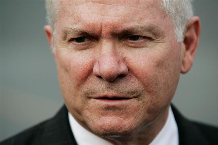Robert Gates har vendt på en tallerken og roser nu USA's allierede i Afghanistan. 