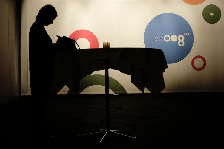 På trods af at TV2 står til at få et underskud på omkring 200 millioner kroner fra sidste år, skal pengenøden ikke kunne ses på programfladen. 