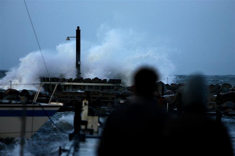 Især nordjyderne kan vente sig hårdt vejr i nat, hvor der er varslet storm. 
