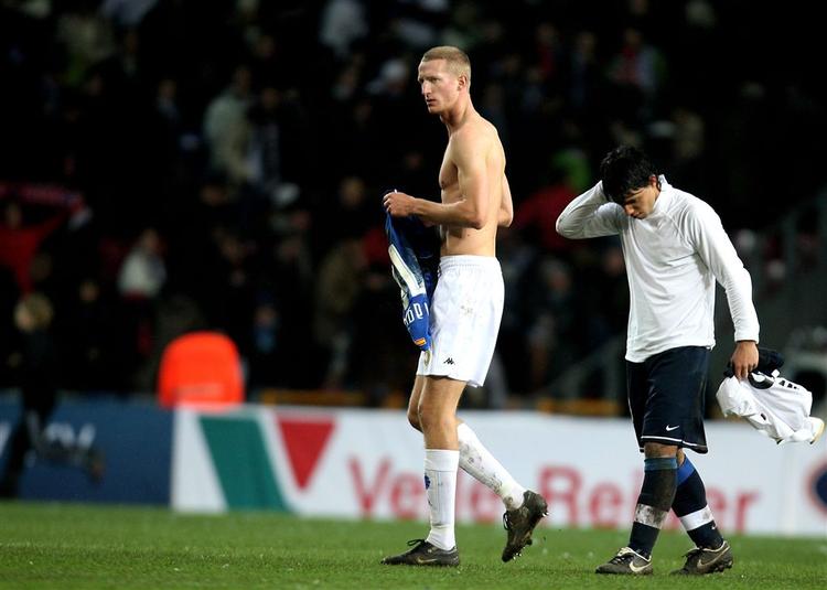 Brede Hangeland har smidt FCK-trøjen og forladt København. Hans fremtid ligger nu i Premier League. 