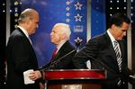 Fiktive meningsmålinger manipulerer med de republikanske præsidentkandidater Fred Thompson (tv.), John McCain og Mitt Romney. 