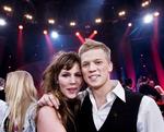 Der var ikke et øje tørt, da Josefine Bisgaard Olesen og Lars Holmen Tvergaard sang og smilede sig i finalen. Selv fældede Josefine en lille tåre efter den flotte præstation. 
