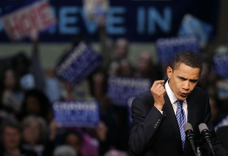Barack Obama er i verbalt slagsmål med den tidligere præsident Bill Clinton. 