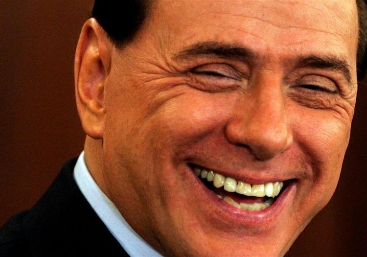 Silvio Berlusconi ser frem til afstemningen i parlamentet i morgen og håber på et hurtigt valg, som skal bringe ham tilbage til magten i Italien. 