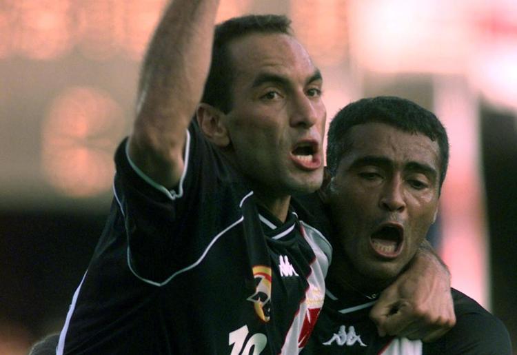 Edmundo (t.v.) og Romario spillede også sammen for Vasco da Gama i 2000, hvor de bl.a. var med i FIFA's officielle VM for klubhold. 