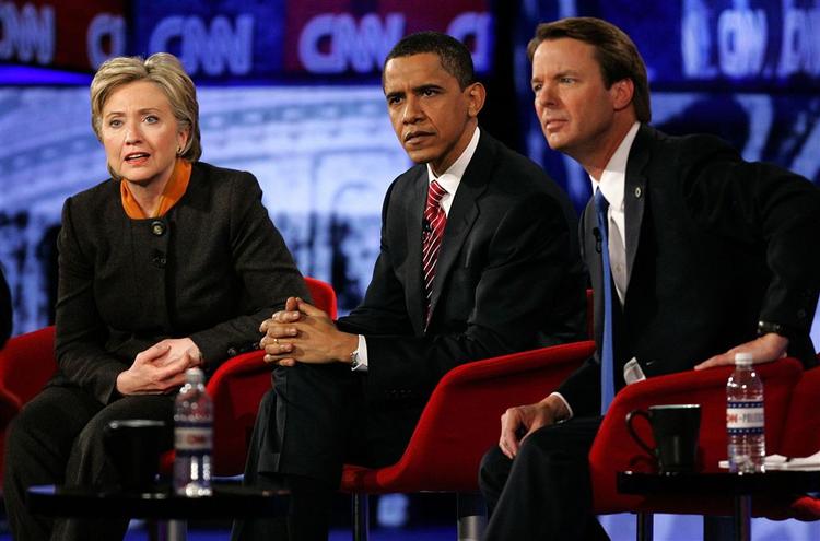 Trekløveret Hillary Clinton, Barack Obama og John Edwards dyster om at blive demokraternes præsidentkandidat. 