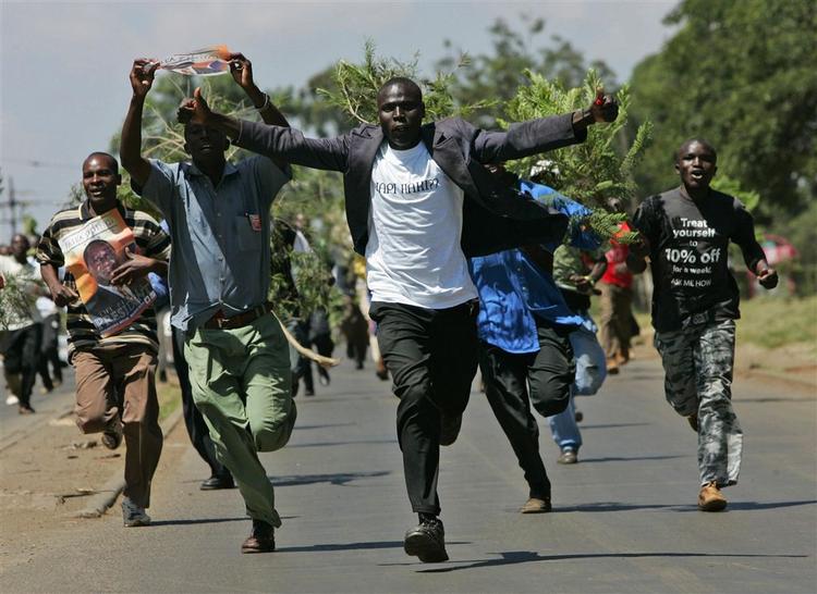 Oppositionen spiller en vigtig rolle som bagmænd for urolighederne i Kenya, viser oplysninger fra Human Rights Watch. 