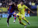 Giovanni (tv.) og Capdevila i duel, da Villarreal og Barcelona spillede 0-0. 
