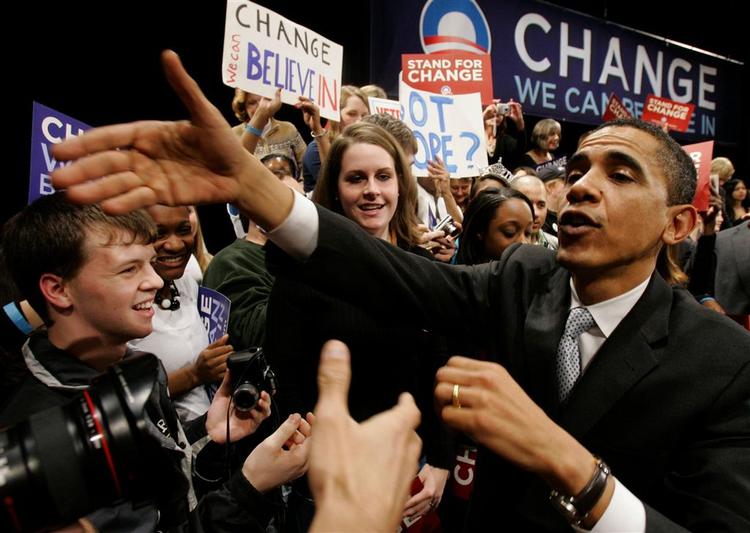 Barack Obama omkranset af tilhængere i Columbia, South Carolina. 