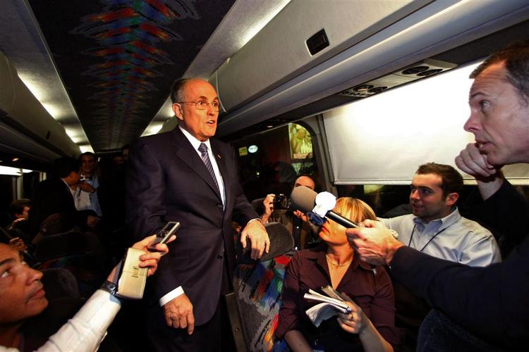 Rudy Giuliani i kampagnebussen i forgangne weekend. 