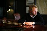 Mathias Eick viste sig hurtigt som en overordentlig veludrustet instrumentalist. Hvilket dog ikke er ensbetydende med, at han også er en betydelig musiker. 
