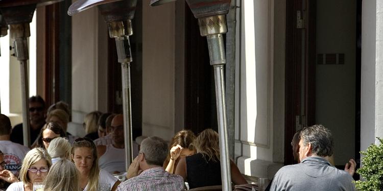 En almindelig cafévarmer udleder op mod to tons CO2 om året. Tallet ryster Verdensnaturfonden. Arkivfoto: Klaus Holsting 