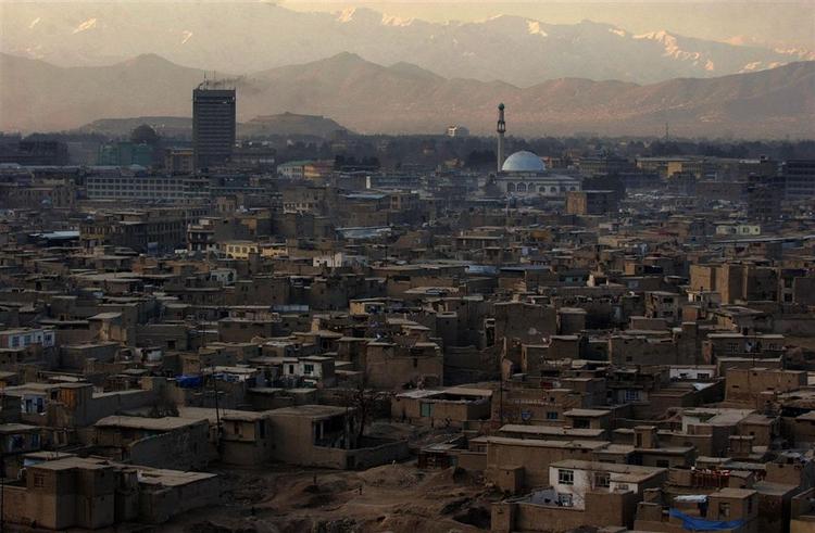 50 mia. kr., som donorlande har lovet Afghanistan, er aldrig dukket op. Her et blik ud over hovedstaden Kabul. 