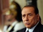 Silvio Berlusconi kræver hurtigt valg i det kriseramte Italien. 