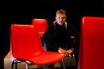 Komikeren Carsten Bang debuterer som dramatiker med forestillingen 'Gud´me' i Svendborg. 