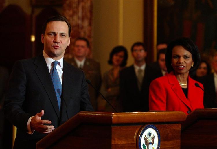 Polens udenrigsminister Radek Sikorski og den amerikanske udenrigsminister Condoleezza Rice nåede tæt på enighed om et missilskjold i Polen. 