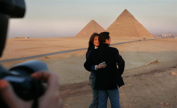 Det nye ægtepar under en tur til Egypten i december. 