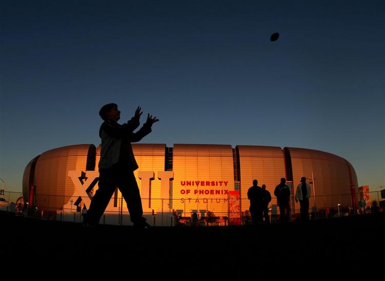 Phoenix Stadium er vært for Super Bowl-kampen mellem New England Patriots og New York Giants i aften. 