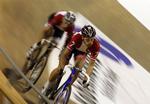 Par nr. 7 med Alex Rasmussen i front i det københavnske seksdagesløb i Ballerup Super Arena. 