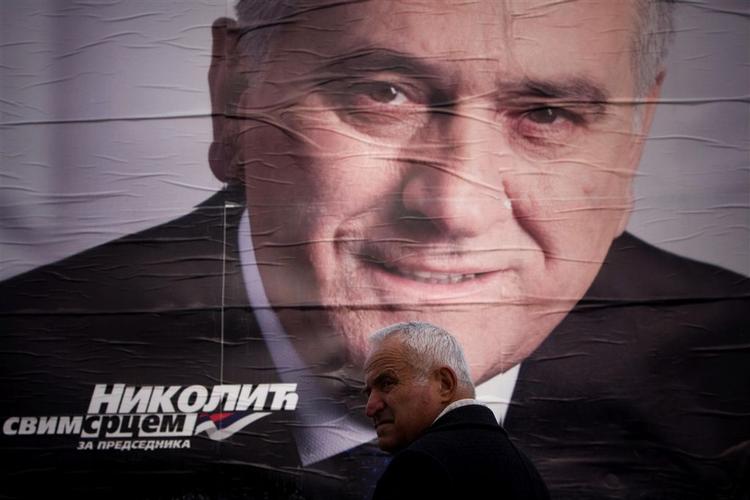 Den nationalistiske præsidentkandidat, Tomislav Nikolic, erkender at have tabt dagens præsidentvalg i Serbien. 