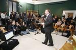 Finansminister Lars Løkke Rasmussen (V) præsenterer finansloven 2008. 