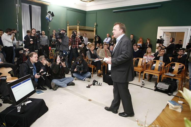 Finansminister Lars Løkke Rasmussen (V) præsenterer finansloven 2008. 