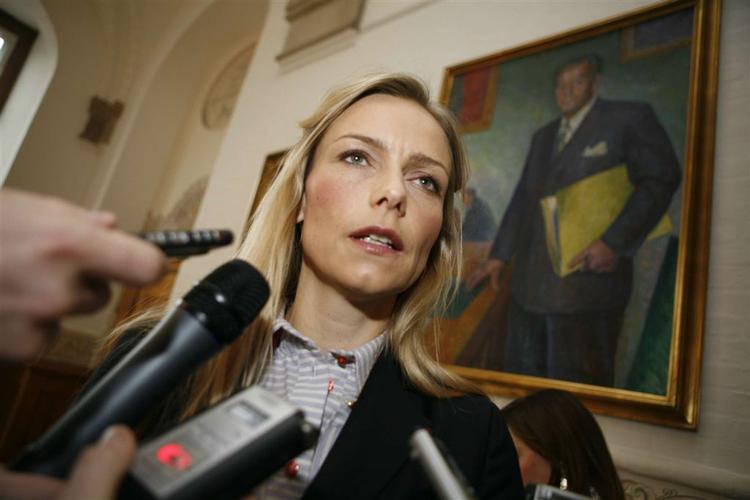 Naser Khader må nu også sige farvel til Malou Aamund. 