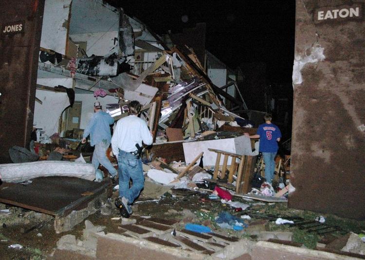 De voldsomme tornadoer er bl.a. gået ud over et universitet i Jackson i staten Tennessee. 