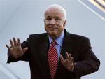 John McCain er favorit, men ikke sikker på at ende som republikanernes kandidat. 