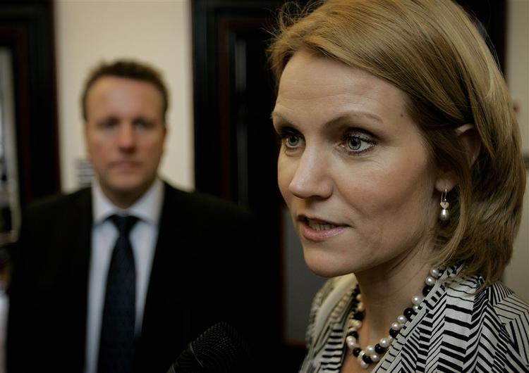 Socialdemokraterne mødte op til mødet i Finansministeriet med finansordører Morten Bødskov og partiformand Helle Thorning-Schmidt. 