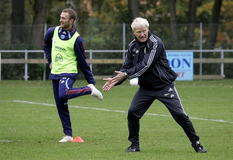 Er der to, der har stået sammen på det danske landshold, så er det Dennis Rommedahl og Morten Olsen, der i aften opnår deres 75. og 84. kamp som henholdsvis spiller og træner. 