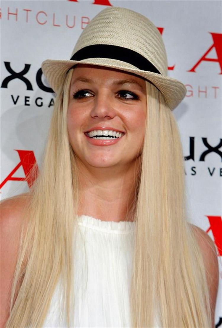 Britney Spears er blevet indlagt igen, men det skyldes ikke presset fra pressen. 