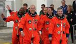 Endelig. Efter flere aflysninger lykkedes det endelig i dag astronauterne på rumfærgen 'Atlantis' at komme til vejrs. 