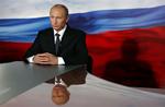 Den russiske præsident Vladimir Putin vil ikke tillade, at hans land bliver trukket med ind i et nyt våbenkapløb, siger han. 