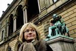 Pia Kjærsgaard kan risikere en bølge af sagsanlæg i følge af ekskluderingen af medlemmer i Dansk Folkeparti. 
