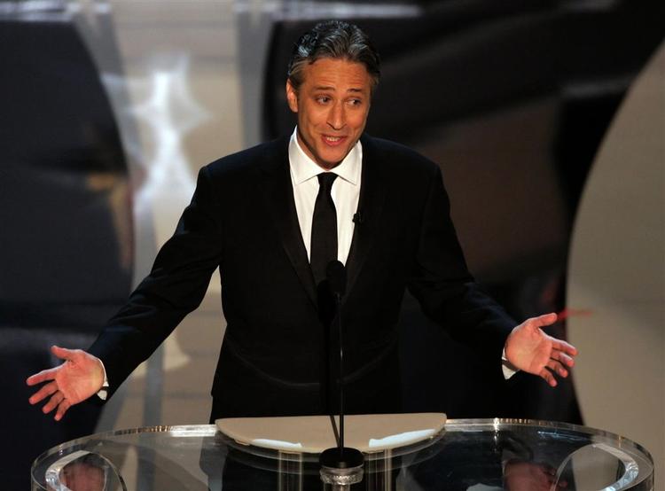 Jon Stewart var vært for Oscarudddelingen i 2006. En overenskomst redder hans vittigheder og Oscar-showet i 2008. 