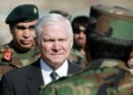 USA's forsvarsminister skælder ud: Alliancen skal kæmpe samlet i Afghanistan. 