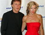 Paul McCartney og Heather Mills i 2004. Heather Mills, som har mistet et ben i en trafikulykke, har udtalt, at skilsmissen var værre end at miste benet. 