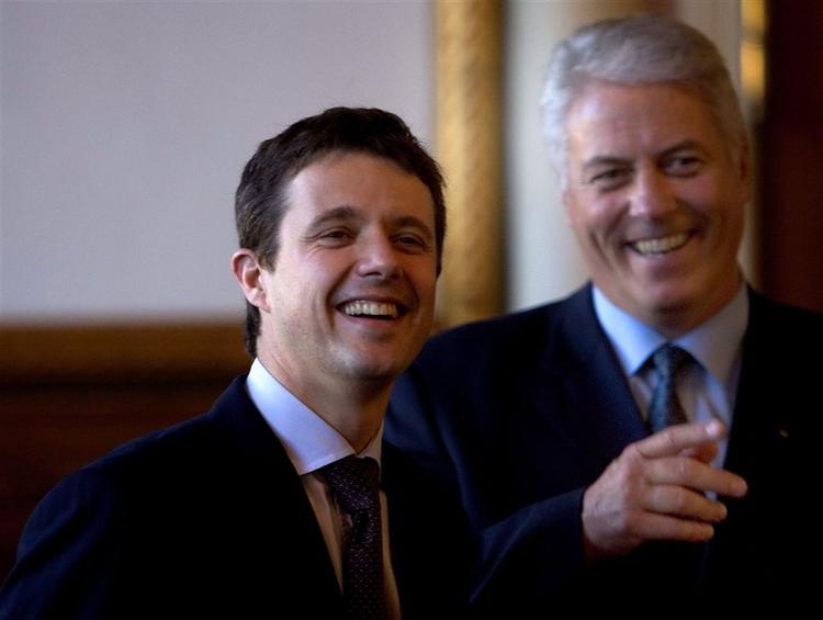 Kronprins Frederik og Kai Holm ses her sammen i anledning af  Danmarks Olympiske Komites 100 års jubilæum i 2005. 