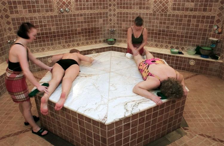 Den står på massage og youghturtindsmøring, hvis et nyt tyrkisk bad bliver opført på Nørrebro. 