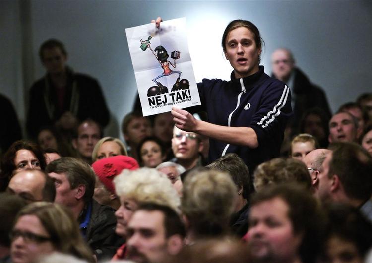 Holdningen var klar på protestmødet mod et ungdomshus i Nordvest. Anders Berner var en af de få på mødet, som bød et ungdomshus i Nordvest velkommen. 