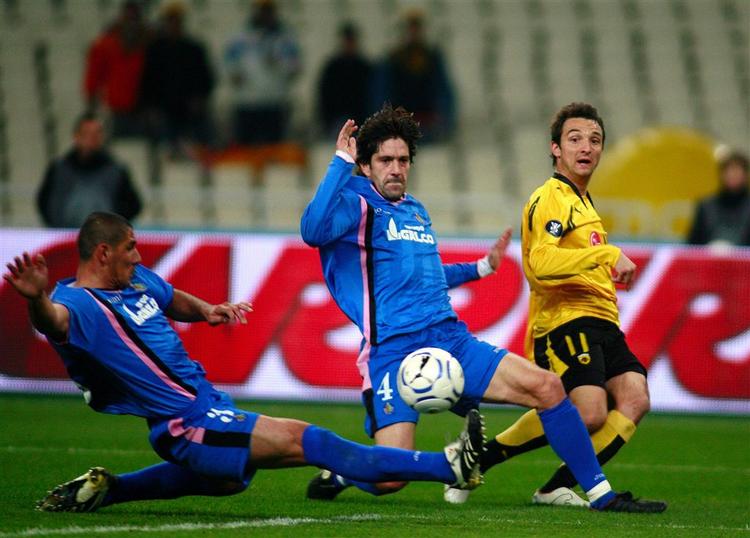 AEK Athen (i gult) fik udlignet fire minutter inde i overtiden mod Getafe. 